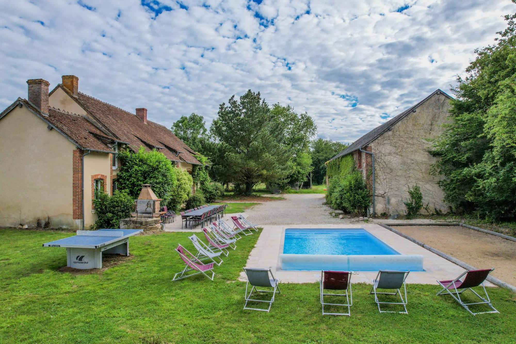 Crazy Villa Le Petit Belair 18 - Heated Pool - Foot - 2H Paris - 30P Aubigny-sur-Nère Exterior foto